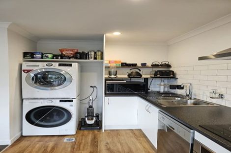 Photo of property in 10 Ara Patukawenga, Tawa, Wellington, 5028