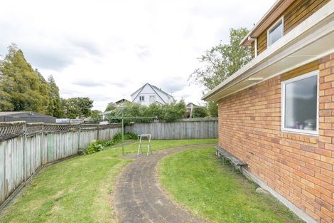 Photo of property in 8a Alison Street, Hamilton Lake, Hamilton, 3204
