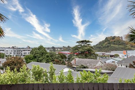 Photo of property in 5/2b Queensway, Three Kings, Auckland, 1024