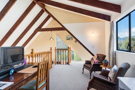 Photo of property in 2 Ono Street, Waikanae Beach, Waikanae, 5036