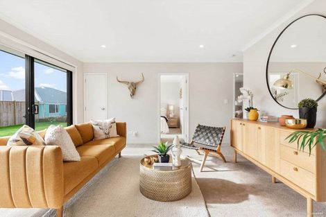 Photo of property in 3a Henry Curd Terrace, Pukekohe, 2120