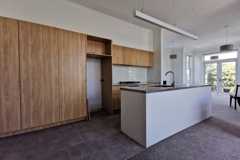 Photo of property in 76 Roxburgh Street, Mount Victoria, Wellington, 6011