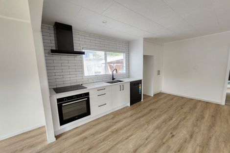 Photo of property in 82 Lynn Road, Bayview, Auckland, 0629