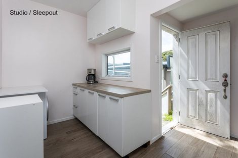 Photo of property in 60 Beach Valley Road, Piha, New Lynn, 0772