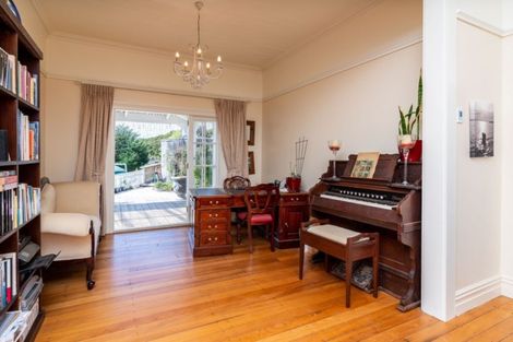 Photo of property in 5 Hook Road, Paparoa, 0571