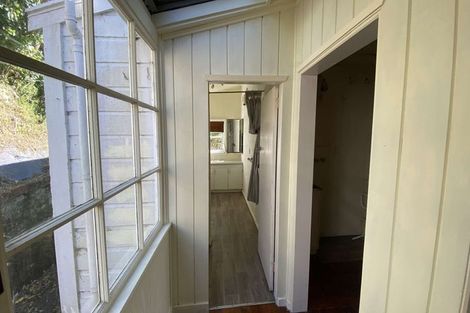 Photo of property in 33 Nottingham Street, Karori, Wellington, 6012