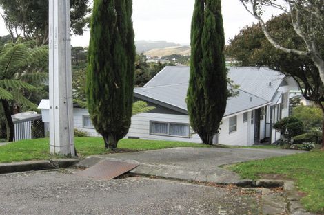 Photo of property in 7 Blandford Way, Newlands, Wellington, 6037