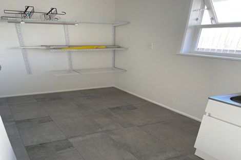 Photo of property in 72 Kenmore Street, Newlands, Wellington, 6037