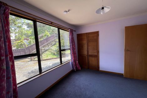Photo of property in 16 Arahanga Grove, Maupuia, Wellington, 6022