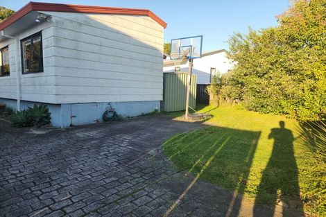 Photo of property in 75 Meadowvale Rise, Titirangi, Auckland, 0604