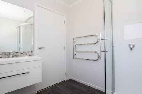 Photo of property in 2/20 Hunter Street, Hamilton Lake, Hamilton, 3204