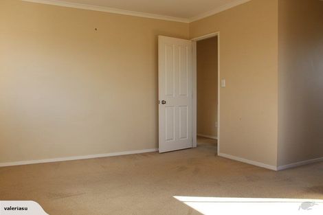 Photo of property in 4 Trotting Terrace, Fairview Heights, Auckland, 0632