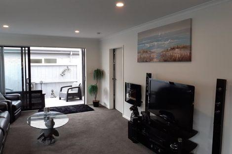 Photo of property in 53 Crown Street, Papamoa, 3118