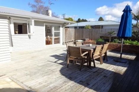 Photo of property in 18 Enderby Drive, Te Atatu Peninsula, Auckland, 0610