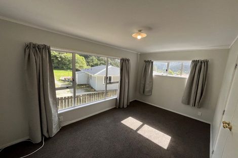 Photo of property in 2/22 Shackleton Grove, Stokes Valley, Lower Hutt, 5019