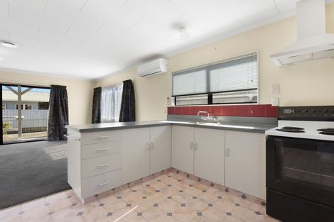 Photo of property in 2/8 Browning Crescent, Stoke, Nelson, 7011