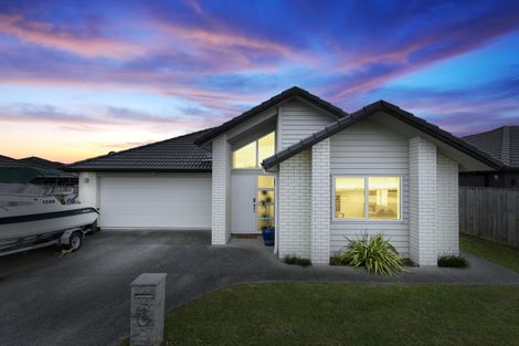 Photo of property in 61 Turnberry Drive, Wattle Downs, Auckland, 2103