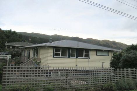 Photo of property in 43 Ranui Terrace, Tawa, Wellington, 5028