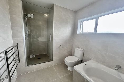 Photo of property in 28 Mantra Road, Massey, Auckland, 0614