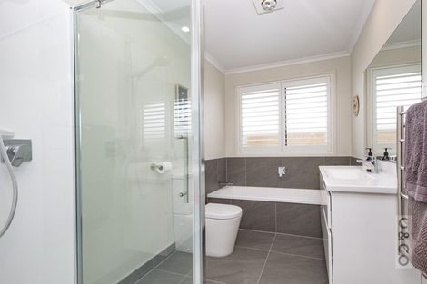 Photo of property in 17 Pitoitoi Drive, Riverhead, 0820