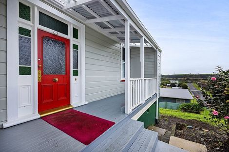 Photo of property in 20 Cambridge Street, Patea, 4520