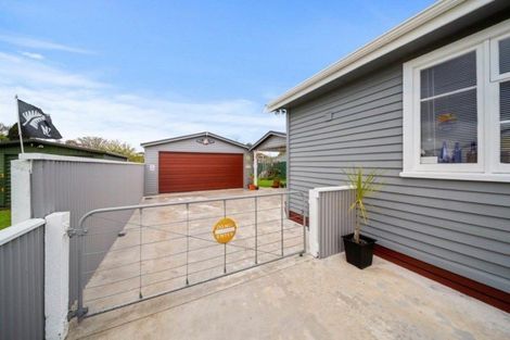 Photo of property in 80 Railway Street, Eltham, 4322