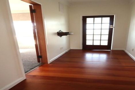 Photo of property in 168 The Ridgeway, Mornington, Wellington, 6021