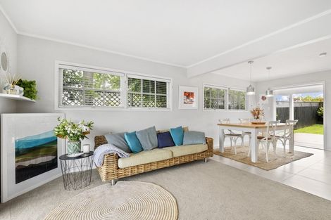 Photo of property in 2/4 Coronation Street, Belmont, Auckland, 0622