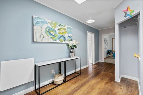 Photo of property in 51 Poto Road, Normandale, Lower Hutt, 5010