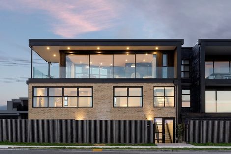 Photo of property in 212 Marine Parade, Mount Maunganui, 3116