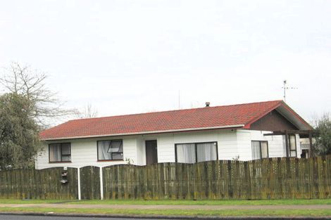 Photo of property in 2 Duckworth Road, Papakura, 2110