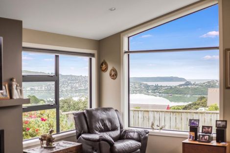 Photo of property in 9 Greenstone Place, Aotea, Porirua, 5024