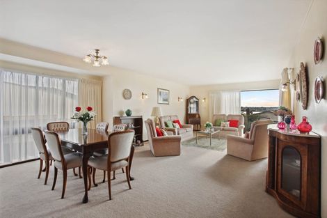 Photo of property in 5 Essington Place, Half Moon Bay, Auckland, 2012