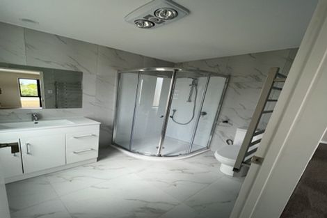 Photo of property in 8 Springhill Lane, Sunnyvale, Auckland, 0612