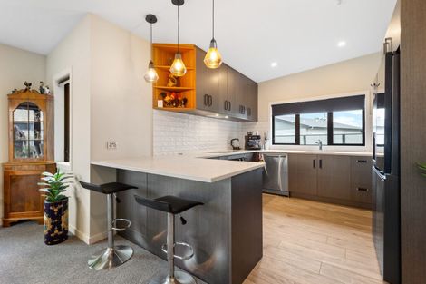 Photo of property in 10a Queenwood Road, Levin, 5510