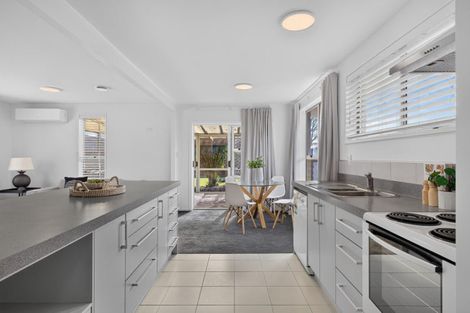 Photo of property in 40 Oakley Crescent, Hornby, Christchurch, 8042