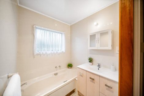 Photo of property in 13 O'connor Drive, Pukekohe, 2120
