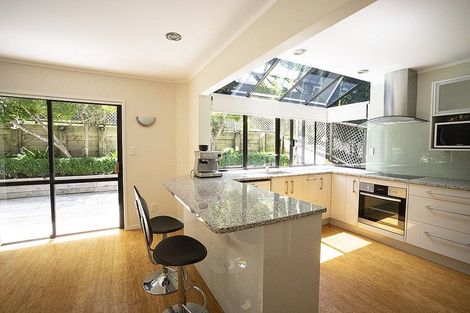 Photo of property in 17 Homewood Place, Chatswood, Auckland, 0626