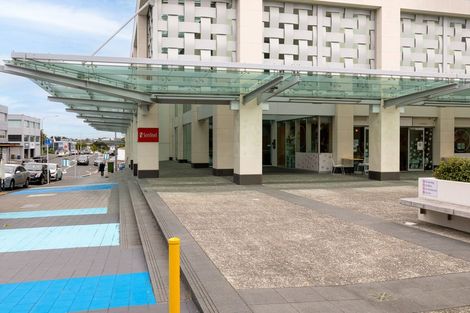 Photo of property in Sentinel Apartments, 1402/3 Northcroft Street, Takapuna, Auckland, 0622