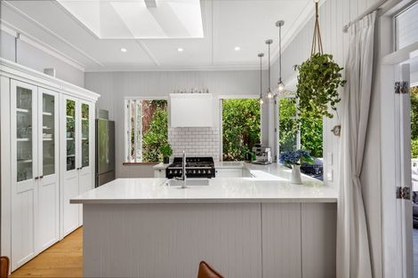 Photo of property in 23 Ewen Alison Avenue, Devonport, Auckland, 0624