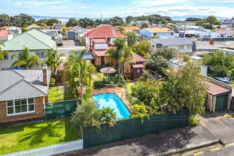 Photo of property in 730 Queen Sh25 Street, Thames, 3500