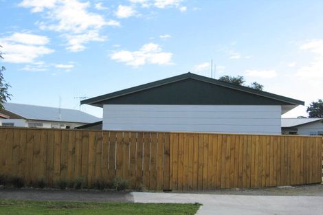 Photo of property in 9 Kebbell Avenue, Levin, 5510