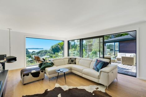 Photo of property in 52 Tanekaha Road, Titirangi, Auckland, 0604