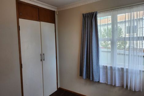 Photo of property in 2/7 Queen Street, Papakura, 2110