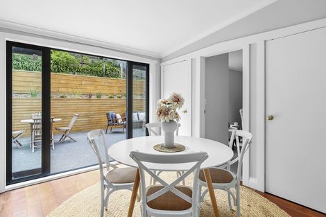 Photo of property in 129 Melbourne Road, Island Bay, Wellington, 6023