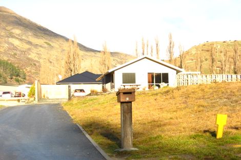 Photo of property in 6 Widgeon Place, Lake Hayes, Queenstown, 9304