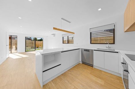 Photo of property in 89a Reeves Road, Pakuranga, Auckland, 2010