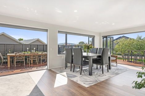 Photo of property in 14 Lakemere Way, Kinloch, Taupo, 3377