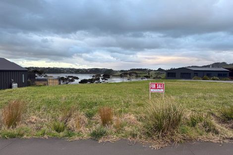 Photo of property in 33 Rangitahi Road, Raglan, 3225