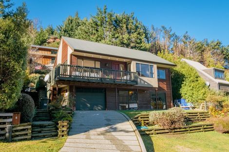 Photo of property in 3 Mackinnon Terrace, Sunshine Bay, Queenstown, 9300